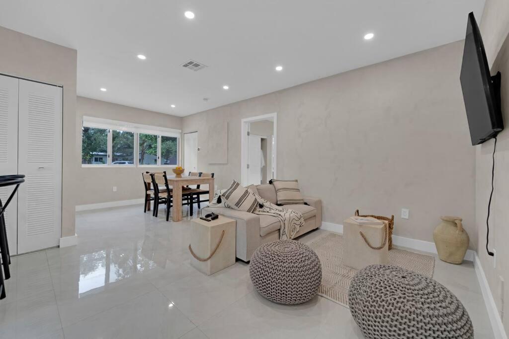 Casa Copal: Relaxing Beach House Hollywood Exterior photo